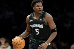 爱德华兹伤退？里德：他会没事的 我觉得他明天能打