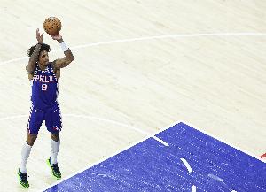 高效全能！乌布雷半场9中7贡献16分6板4助外加1断1帽 三分4中2