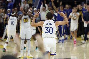 库里谈团队进攻：保护好球权 就能创造出优质的投篮机会