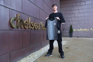 官方：切尔西与17岁门将伯纳尔签下职业合同，他曾入选英格兰U18