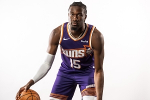 马威：随时做好上场准备 防守要全神贯注选择合理进攻方式