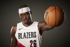 杨瀚森首节仅出战不到4分钟！开拓者次节换上了老将杜普-里斯