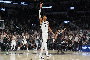 福克斯还未复出！5-0队史最佳开局 这支新生代马刺是如何做到的？