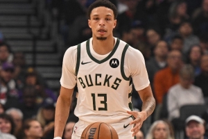 状态火热！罗林斯半场10中6拿到14分2板5助