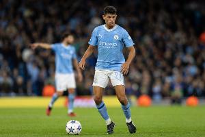 勤勤恳恳，努内斯9次抢断、赢得7次对抗均为曼城球员中最多