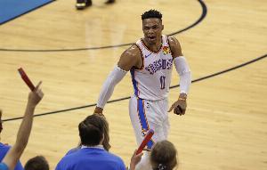 斯普利特：快节奏比赛非常艰难且充满挑战 只有22岁的威少能做到