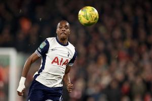 20岁159天，特尔是自阿里之后，英超对阵曼联进球最年轻热刺球员