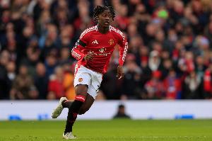 佩杜拉：那不勒斯对梅努仍持观望态度，罗马也对球员进行了考察