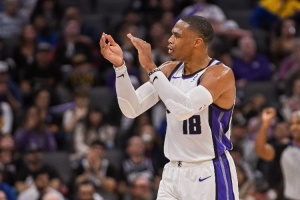 解说：威少发挥是真的好 万万没想到今天会是哈滕的生涯之夜