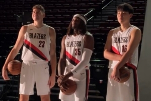 队记：斯普利特频繁使用小阵容 克林根发挥受影响&小杨无法出场