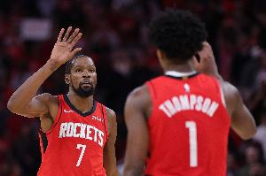 镰刀挥舞！杜兰特15中11高效砍下31分7助 下半场22分