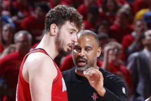 火箭如何转危为安？用高大的阵容击败对手&给年轻人成长的空间