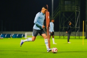 申花一线队结束假期重新集结训练，备战11月22日的联赛收官战