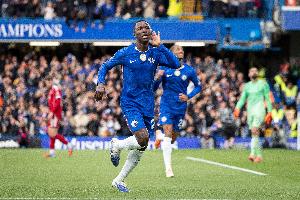 天空体育：切尔西可能调整凯塞多合同，以反映其世界级中场地位