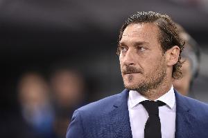 托蒂：批评C罗的人只是在嫉妒他，我认为梅西和C罗属于同一层次