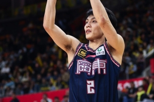 媒体人：徐杰全运会场均16.3分&决赛18分 若评MVP他也会实至名归