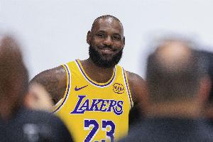 Shams：詹姆斯被正式下放G联盟 将参与包括5对5在内的完整训练