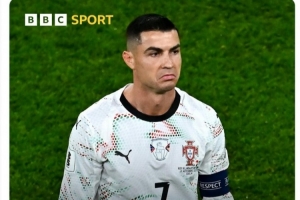 爱尔兰本届世预赛三个主场都有对方球员拿红牌，C罗是其中第三人