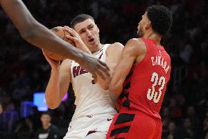 斯波：约维奇的挣扎和新进攻体系无关 关键在于专注力成熟度