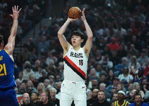 8分13板！媒体人：杨瀚森发展联盟第一场 找节奏找感觉找自信