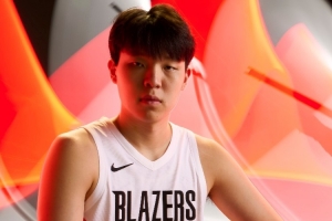 G联盟首秀8分13板4助！希望外界再耐心点 给杨瀚森充分的成长时间