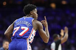 状态复苏！埃奇库姆15中6&4记三分拿到18分7板3助1断