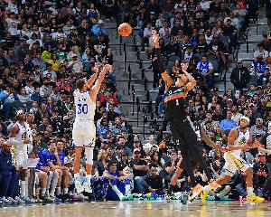 输球原因？文班：防守破坏性不够 库里26投16中很能说明问题