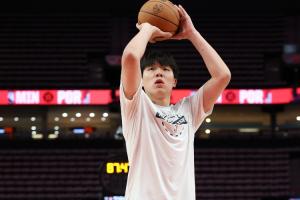 好起来了！杨瀚森挡拆下顺 带一点点后仰的中投空心入网！