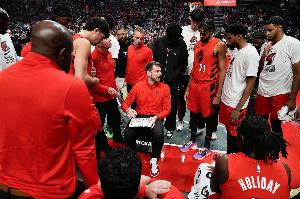 急需调整！杨瀚森出战发展联盟未跟队 开拓者遭遇两连败