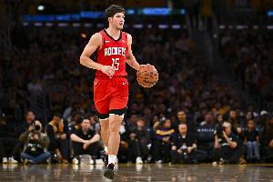 都打笑了！谢泼德上半场表现自如 效果拔群！6中4得到10分5板!