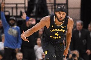 8分钟破生涯纪录！穆迪首节三分8投7中已独砍21分！