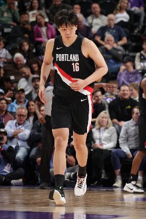 苏群：瀚森在混音的任务是拉体能&提速度&适应美国篮球的上班节奏