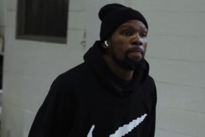 气质这一块！火箭官推晒杜兰特等球员入场照 海王气场逼人