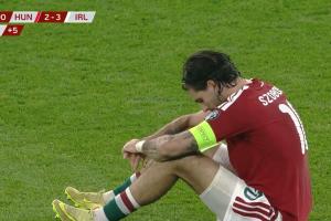 遭绝杀！匈牙利世界杯梦碎+连续十届无缘，索博无奈垂头瘫坐草地