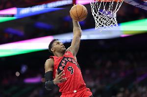 身体控制能力！巴雷特反击失衡抛投打成2+1