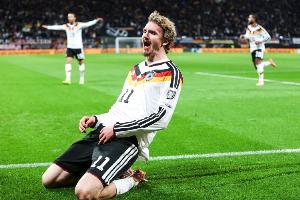 新·金色轰炸机！沃尔特马德世预赛3战4球，身高1米98锋线桥头堡