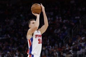 外线火力！邓肯·罗宾逊三分9中4砍下14分3篮板3助攻