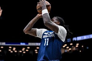 半节时间打花！里德正面远距离三分轰进 森林狼第二节以16-0开局